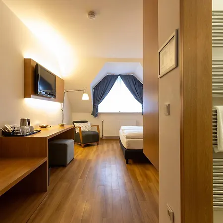 Cuxlandhotel Doppelzimmer 111 *